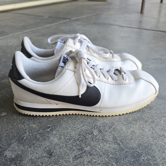 Nike Cortez White Black - Picture 1 of 10